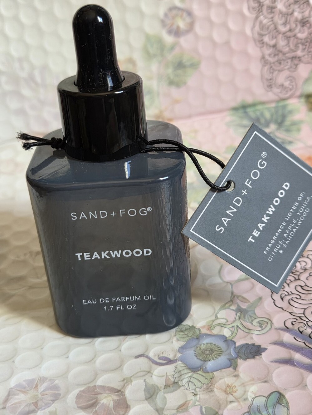 Sand + Fog Teakwood Eau de Parfum Oil - Picture 3 of 3
